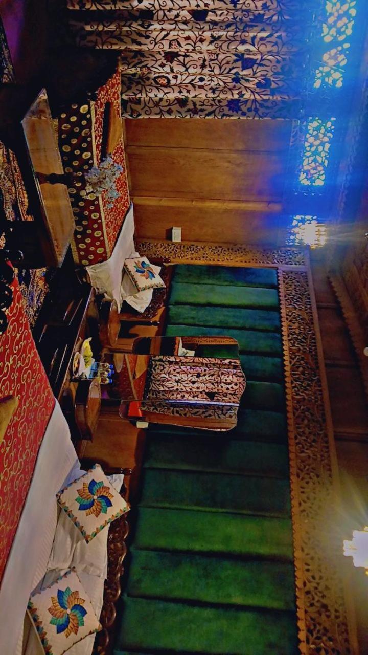 Heritage Amina Group Of Houseboats Hotel Srinagar  Ngoại thất bức ảnh