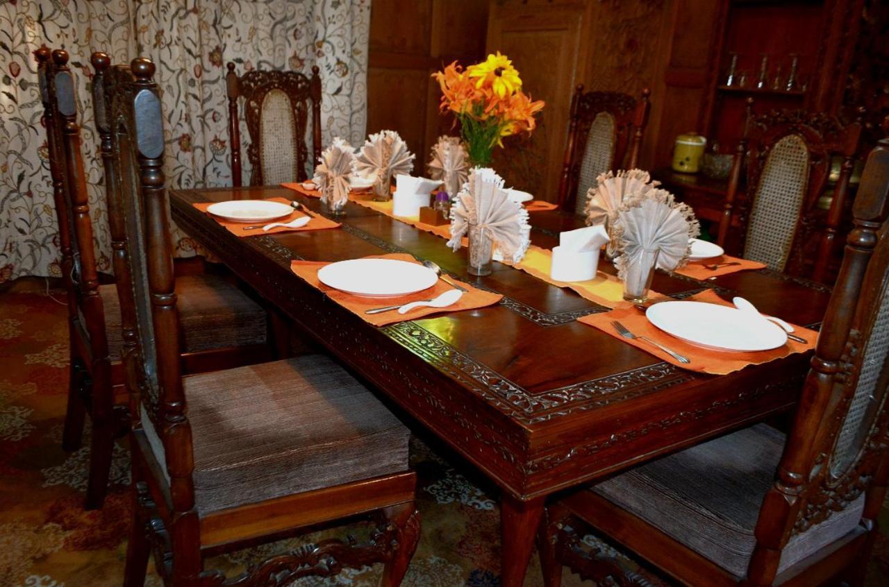 Heritage Amina Group Of Houseboats Hotel Srinagar  Ngoại thất bức ảnh