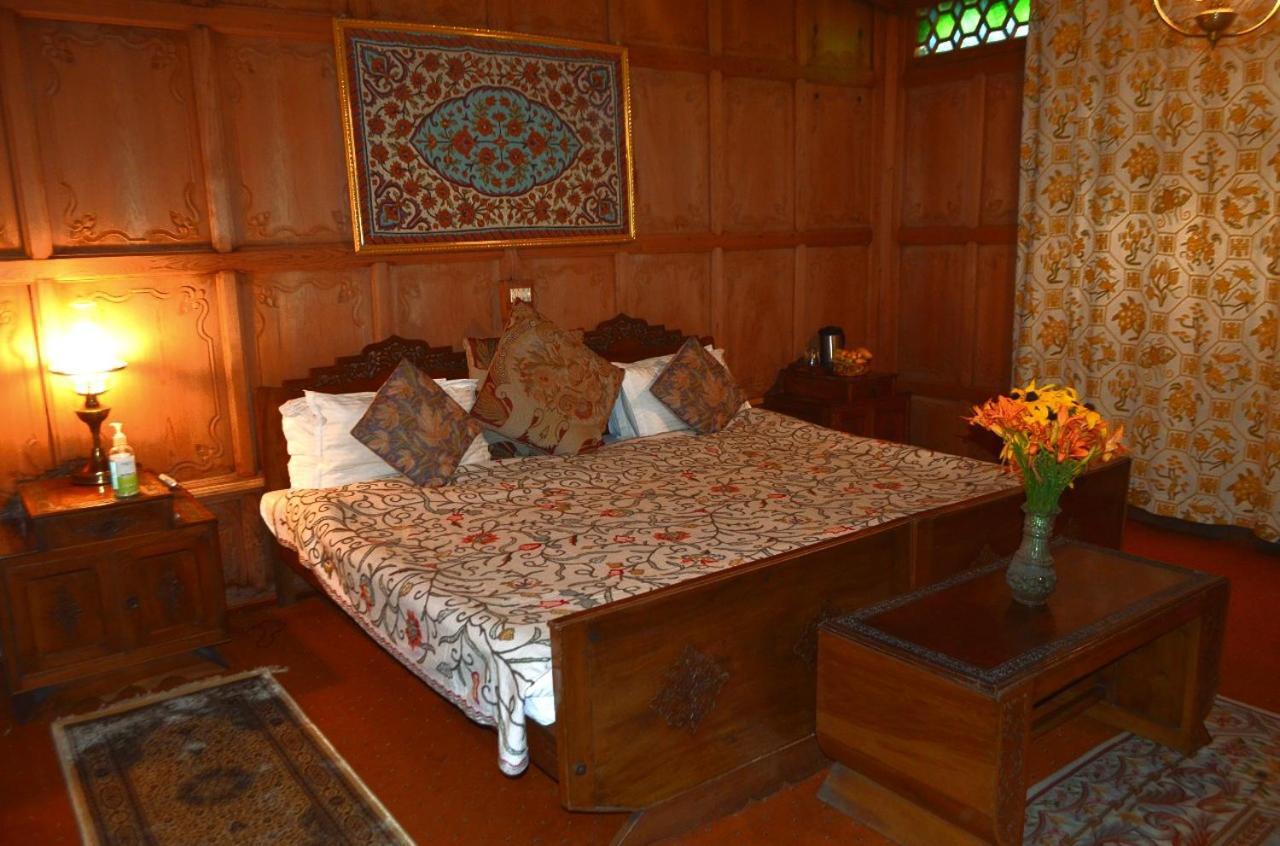 Heritage Amina Group Of Houseboats Hotel Srinagar  Ngoại thất bức ảnh