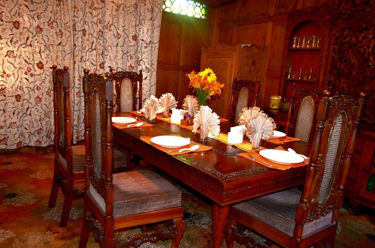 Heritage Amina Group Of Houseboats Hotel Srinagar  Ngoại thất bức ảnh