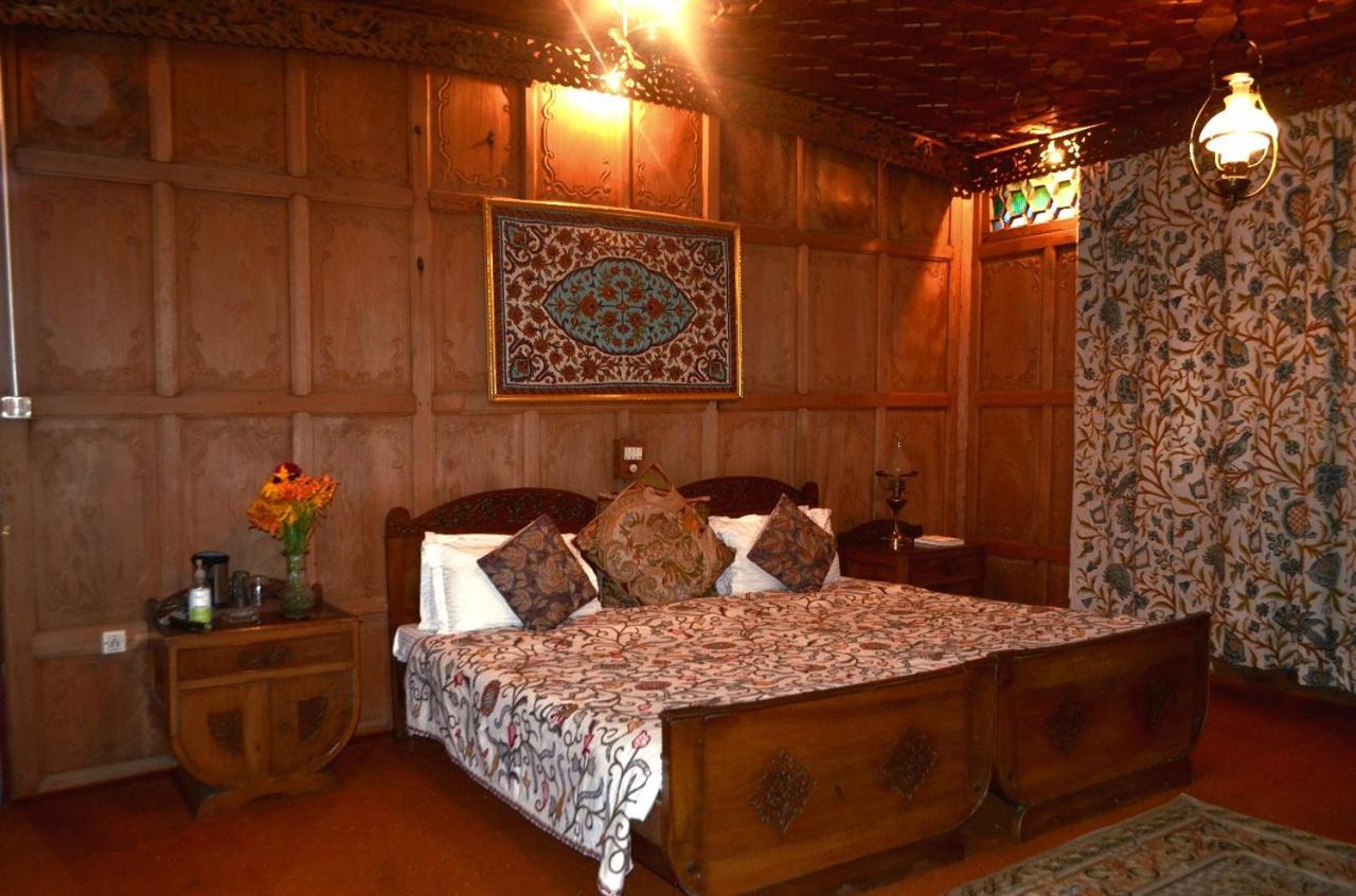 Heritage Amina Group Of Houseboats Hotel Srinagar  Ngoại thất bức ảnh