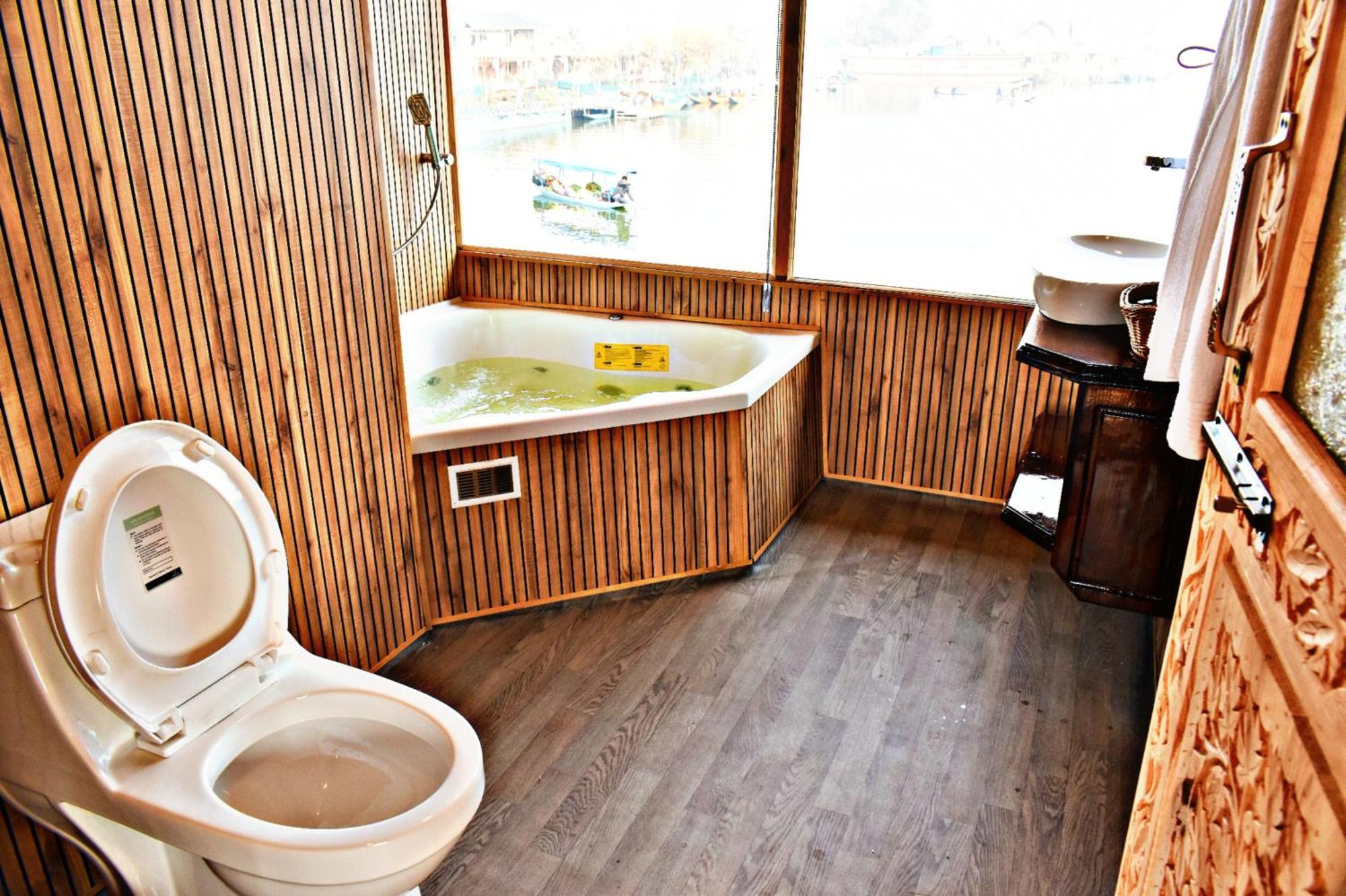 Heritage Amina Group Of Houseboats Hotel Srinagar  Ngoại thất bức ảnh